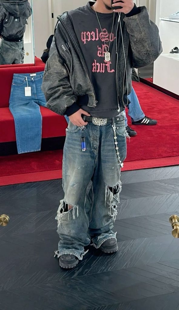 Jeans Outfits for Men: Your Ultimate Style Guide for 2025 5 Jeans Outfits for Men: Your Ultimate Style Guide for 2025