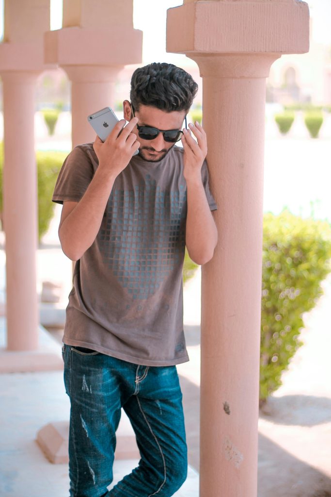 Mens T-Shirt Outfit Ideas: Effortless Looks for 2025 4 Mens T-Shirt Outfit Ideas