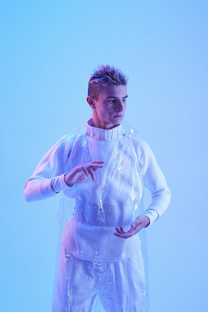 Striking Cyberpunk Outfits for Men: Your Ultimate Guide to Futuristic Style 4 Striking Cyberpunk Outfits for Men